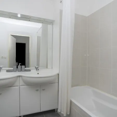 T3 A 50m De L'ocean Avec Terrasse, Parking Et Wi-fi - Refait A Neuf, Centre De - Fr-1-521-155 דירה ביסקארוס